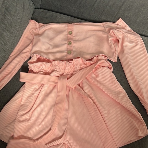 Two pieces outfit - Picture 2 of 2